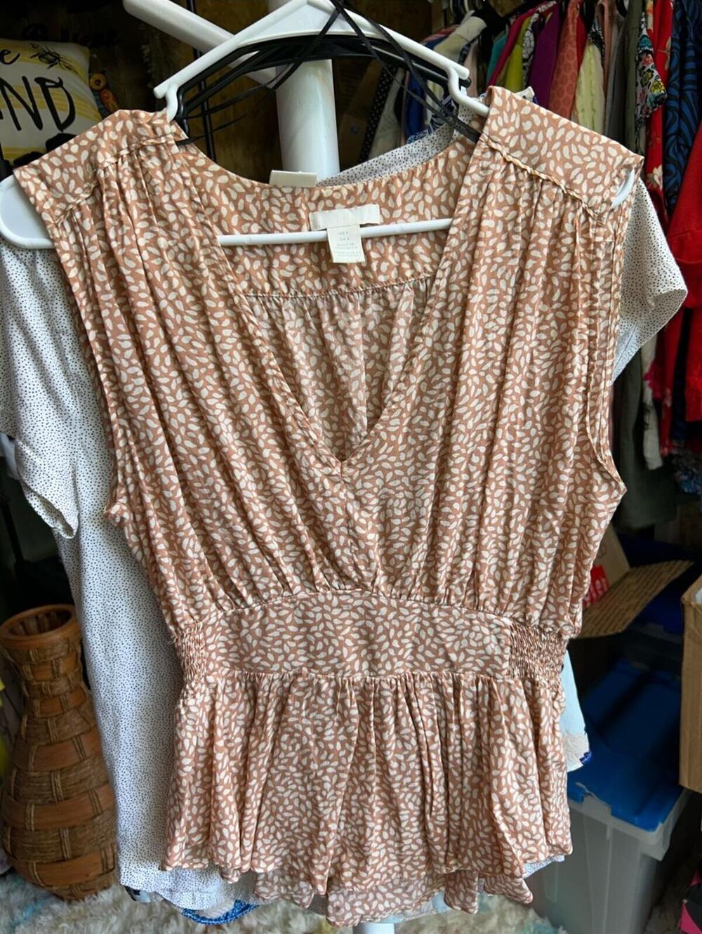 H&M Peach Printed Sleeveless Peplum Blouse Size 4